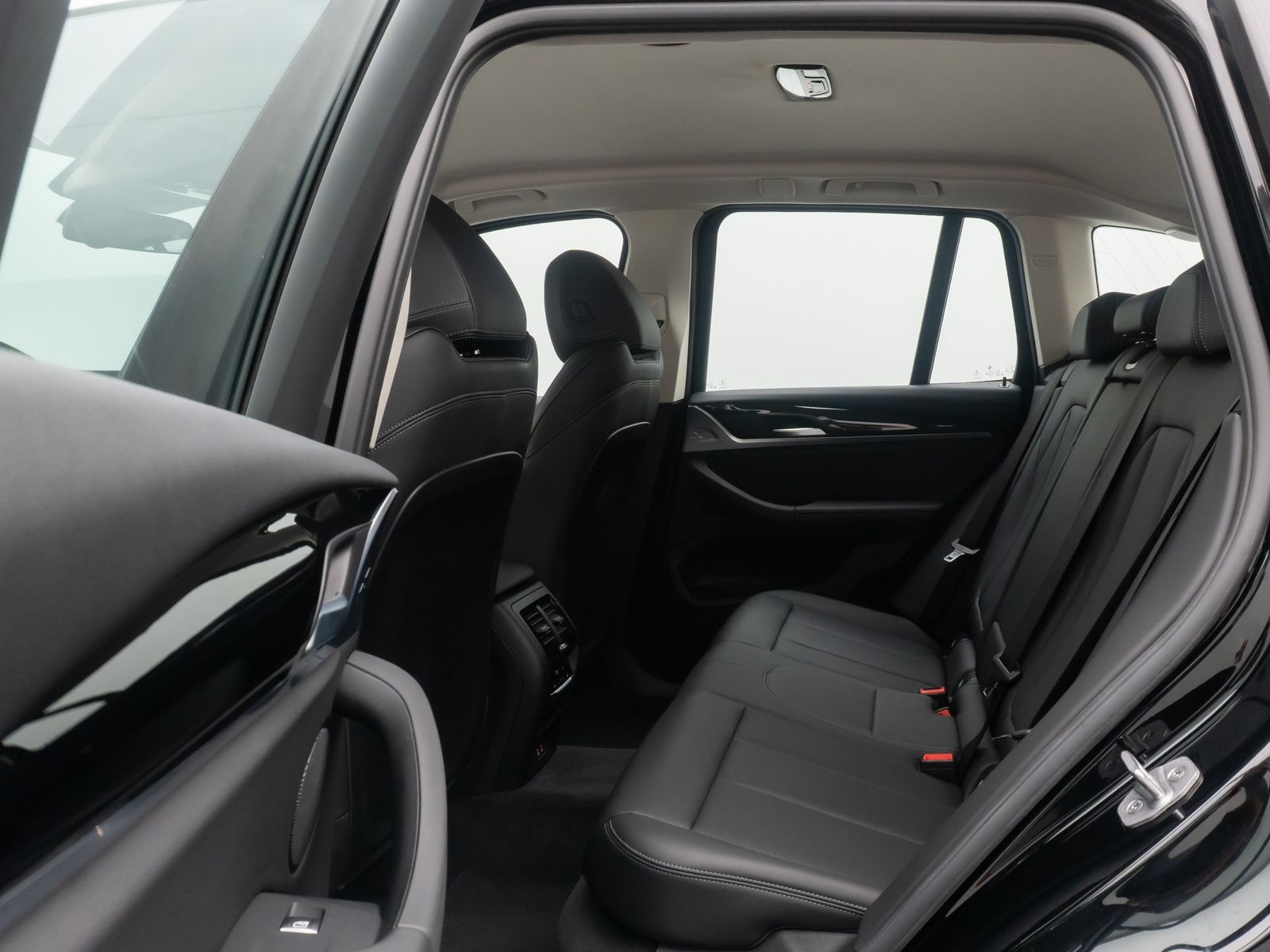 Fahrzeugabbildung BMW X3 xD20d Kamera DAB DrivAssist LED Sport 19Zoll
