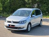 Volkswagen Sharan 2.0 TDI Highline Standheizung Bi-Xenon Na