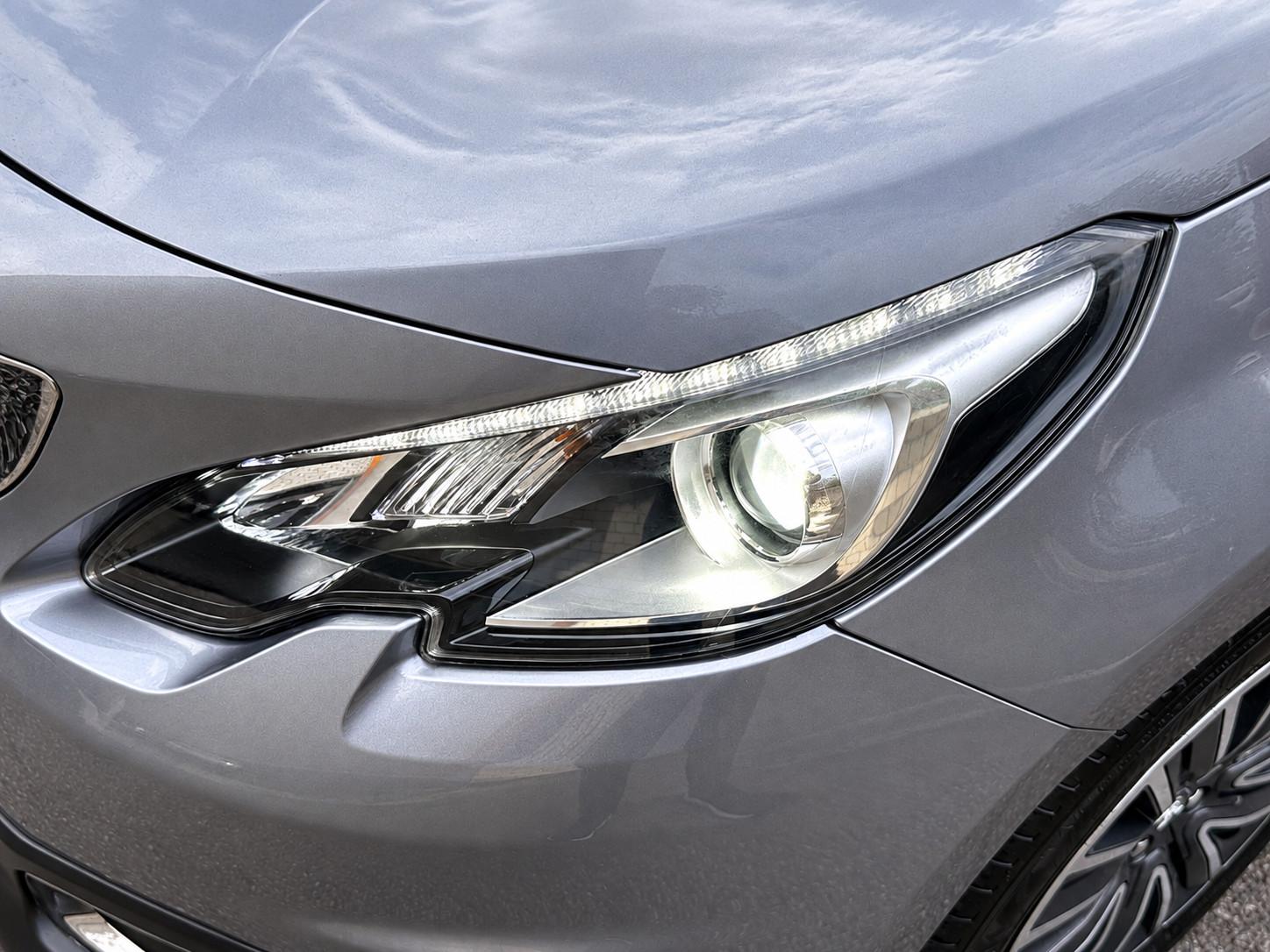 Peugeot 2008 ACTIVE *Aut.*Klima*Temp.*PDC*