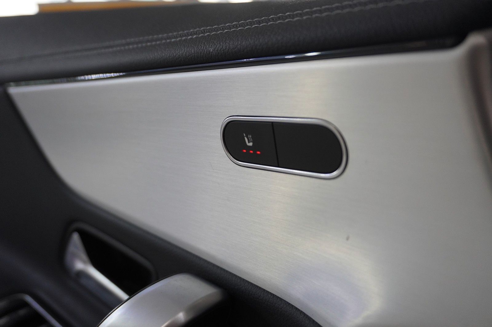 Fahrzeugabbildung Mercedes-Benz CLA SB 200 AMG LINE 7G-DCT NAVI/LED/KAMERA/DAB+