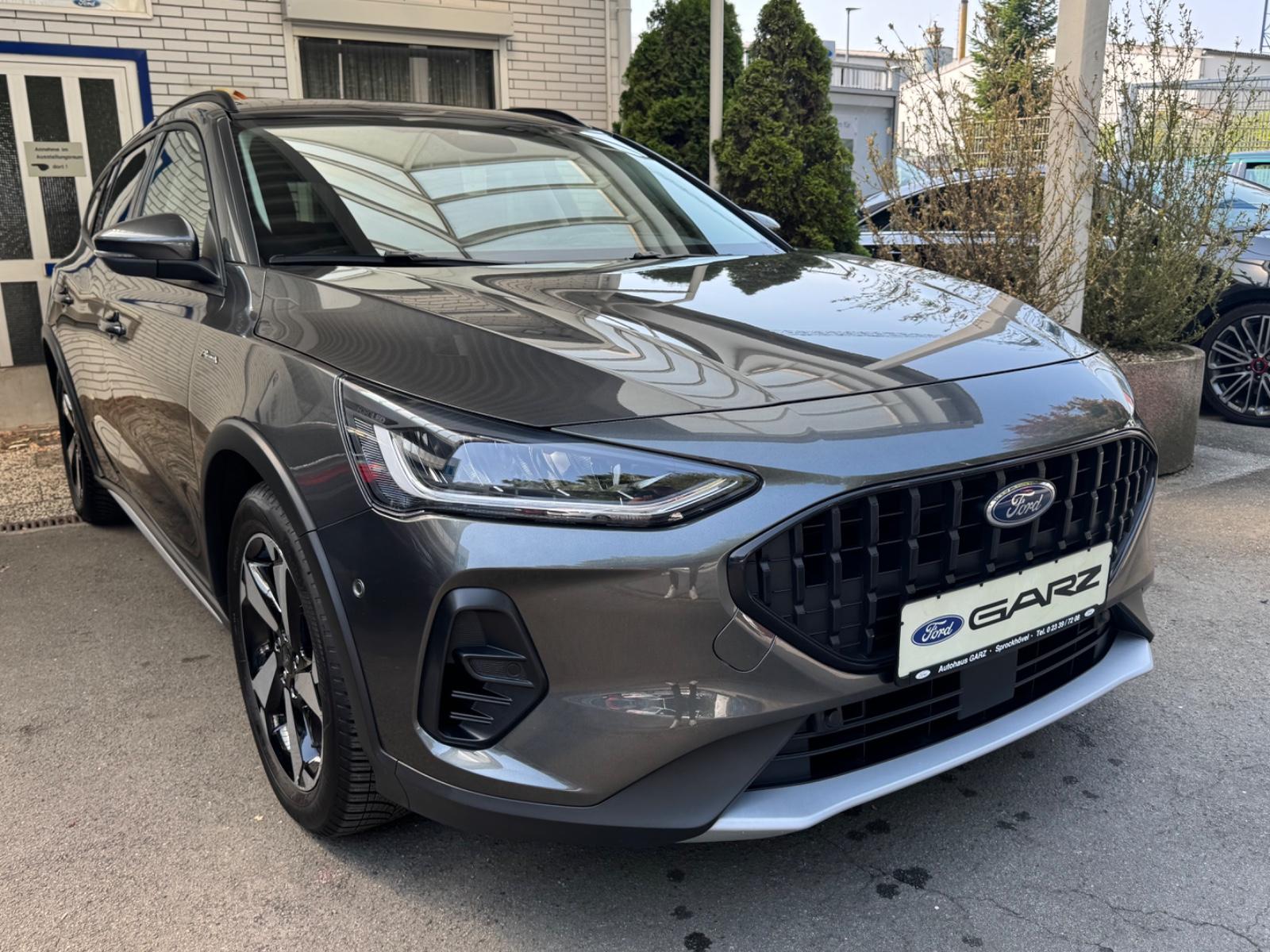 Ford Focus Active X Turnier Autom *ACC*Kamera*Pano*