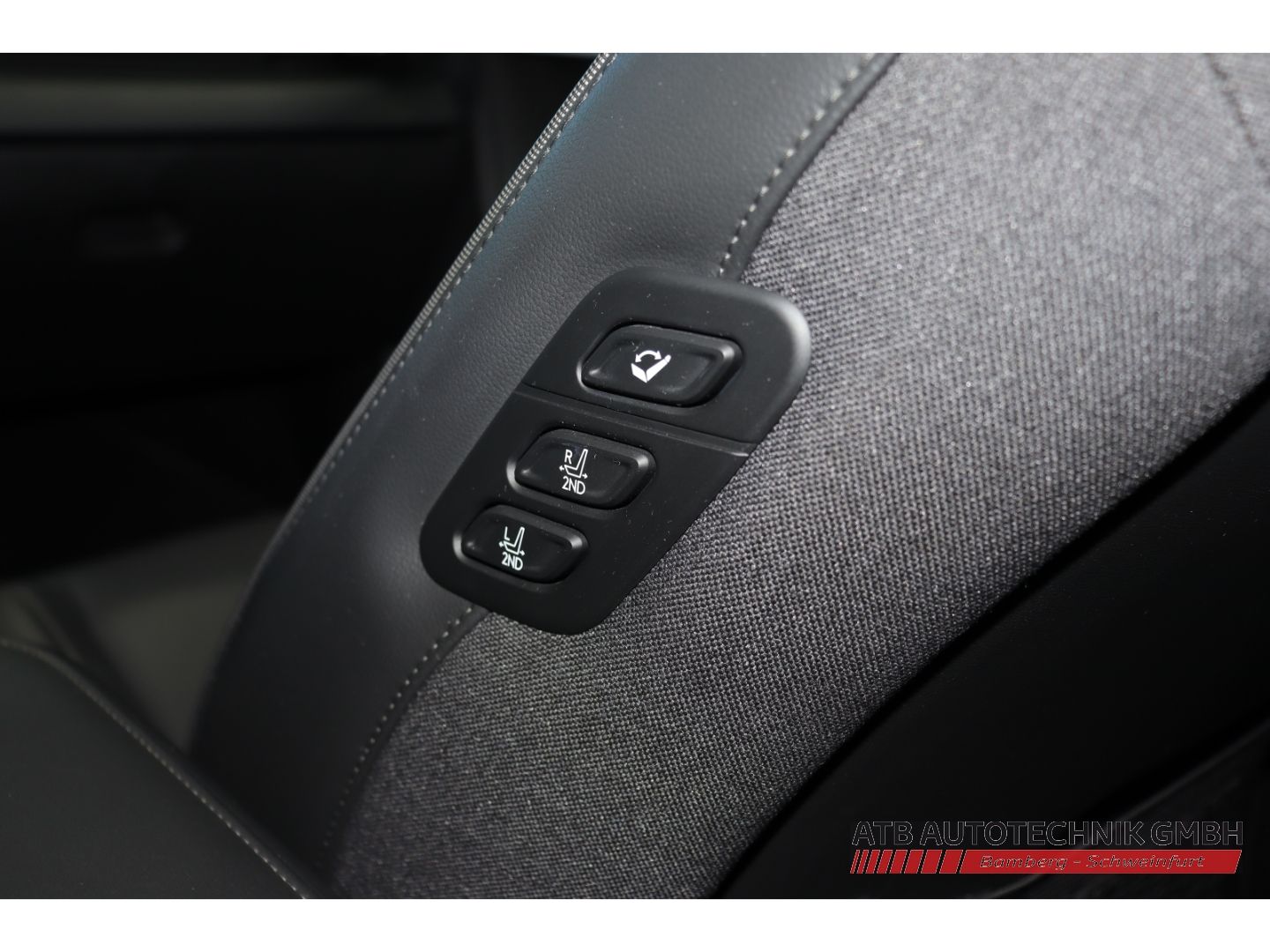 Fahrzeugabbildung Hyundai IONIQ 5 UNIQ 77,4kWh Batt. SOH98,1% 4WD HUD El.
