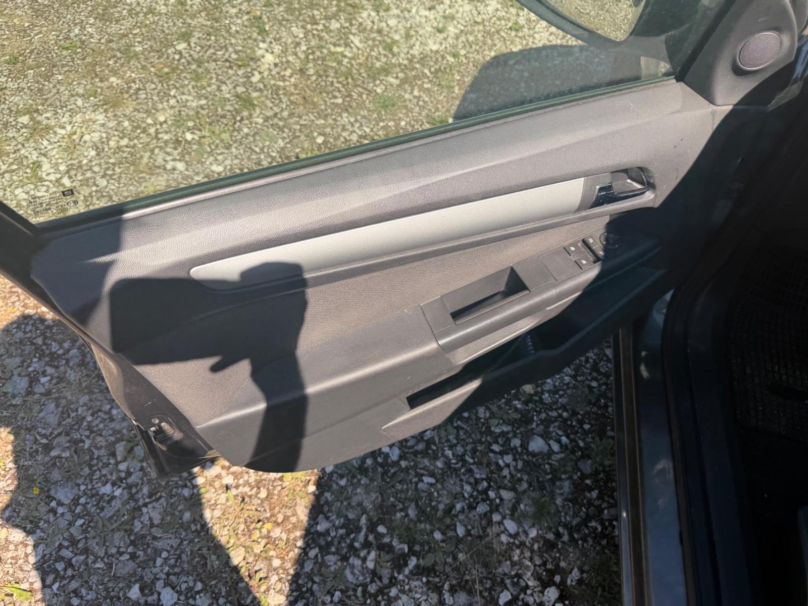 Opel Astra 2009 — photo 12