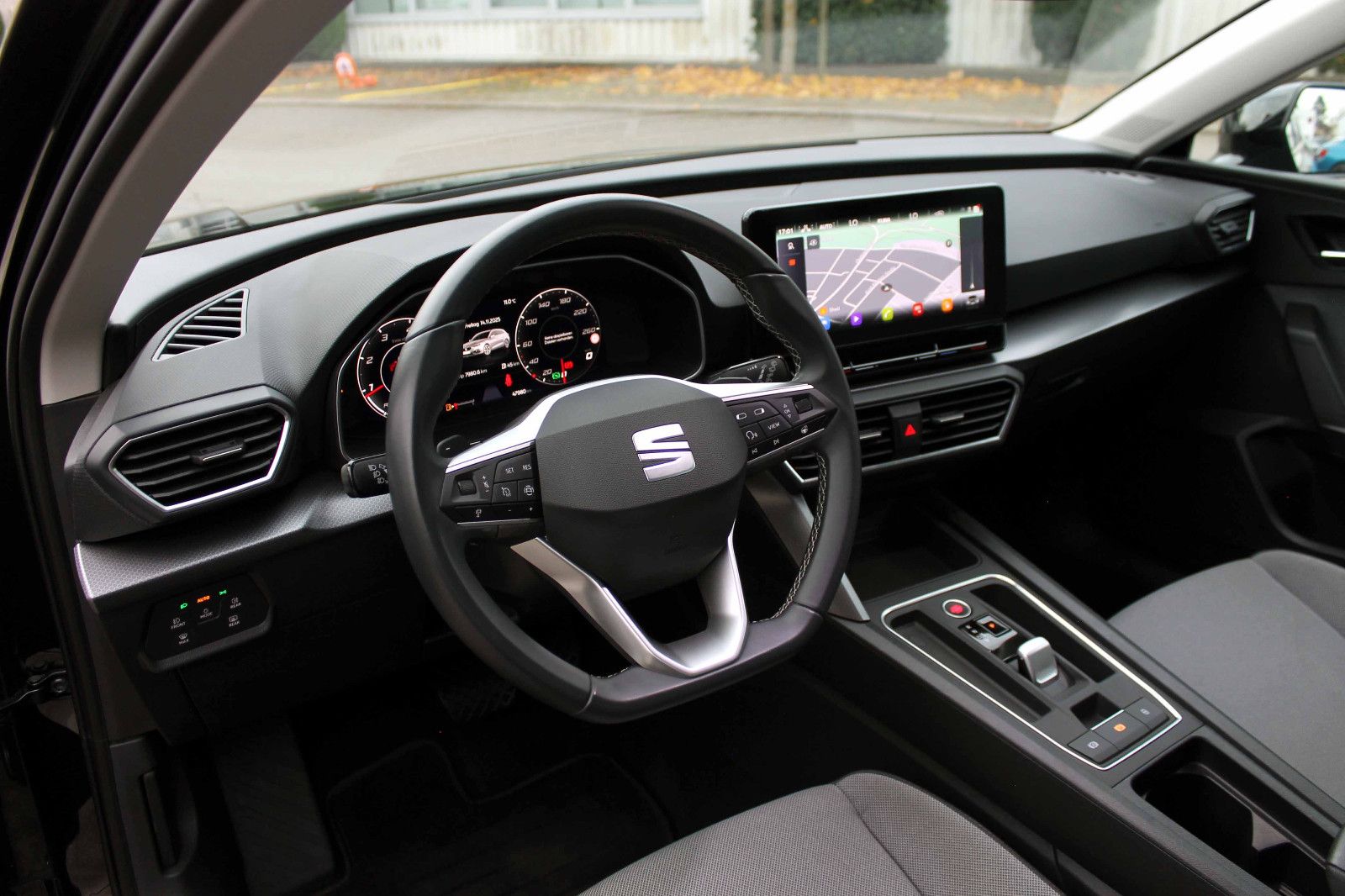 Fahrzeugabbildung SEAT Leon 2.0TDI DSG Sportstourer Style LED ACC KAM