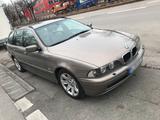 BMW E39 530d Automatik Kalaharibeige - BMW 530 aus 2002: Kombi
