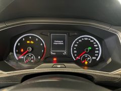 Fahrzeugabbildung Volkswagen T-Roc 1.5 TSI 7-DSG LED/WINTER/PDC/TEMP./SHZ/USB