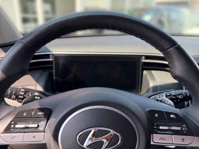 Fahrzeugabbildung Hyundai Tucson 1.6 Trend 2WD +KLIMA+LED+NAVI+SHZ+PDC+UVM