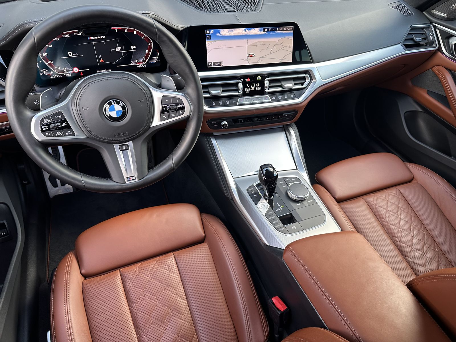 Fahrzeugabbildung BMW M440i Gran Coupé xDrive NAV+LASER+360°+20ZO+HUD