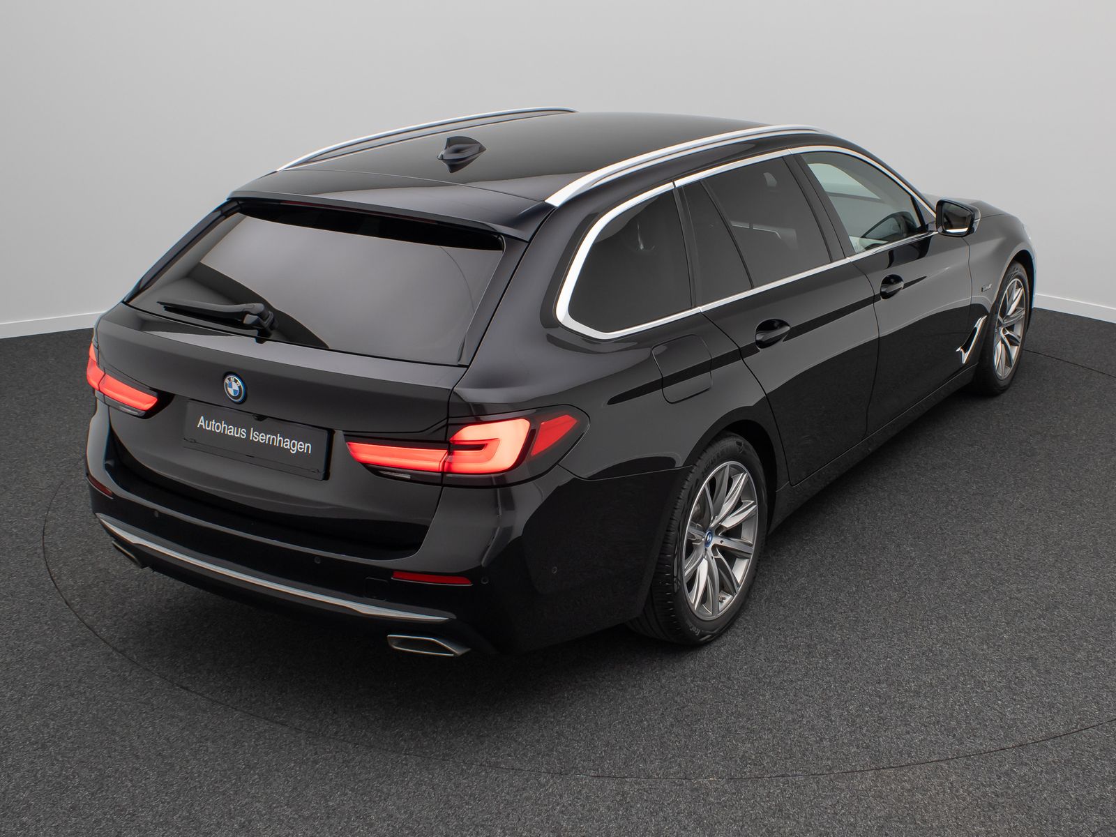 Fahrzeugabbildung BMW 530e xD Luxury Line DAB Alarm Kamera AHK 18Zoll