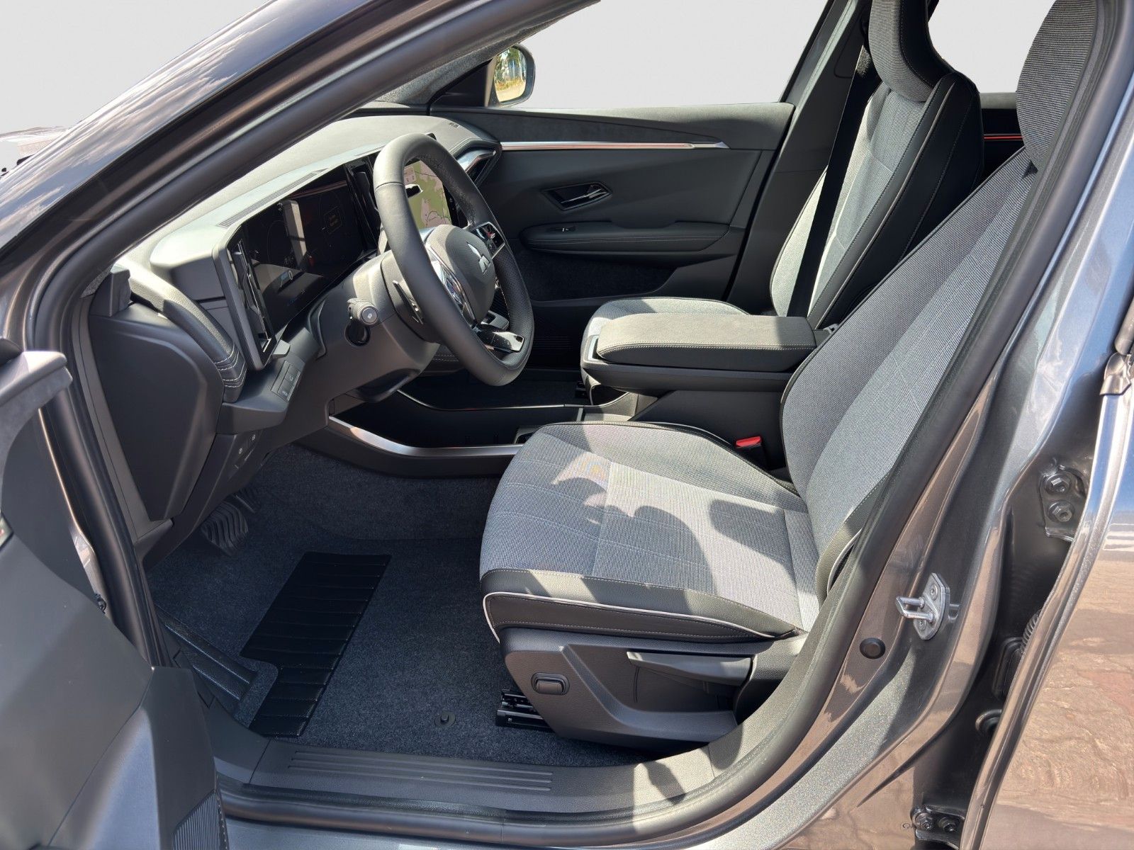 Fahrzeugabbildung Mitsubishi Eclipse Cross Diamant TOP 87 kWh+22kW TAGESZULAS