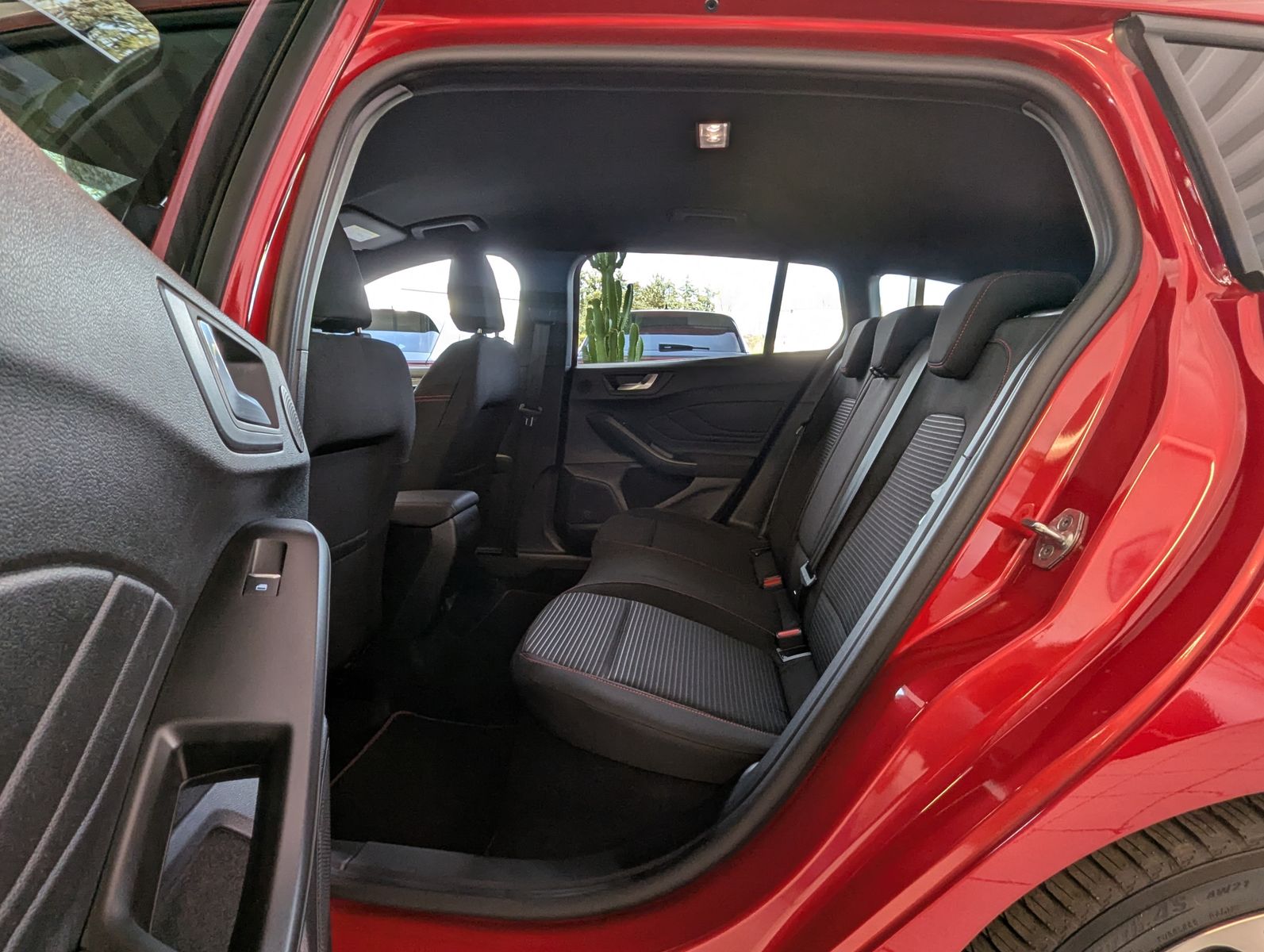 Fahrzeugabbildung Ford Focus 1.0 ST-Line X EB Matrix B&amp;O ACC Kamera 18"