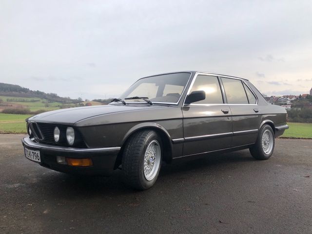 BMW 524td Lim. E28 Oldtimer RESTAURIERT KE...