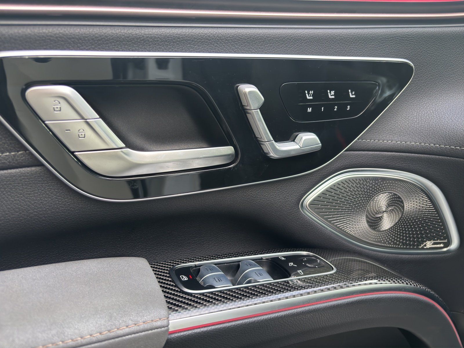 Fahrzeugabbildung Mercedes-Benz EQS 580 SUV AMG Prem+ Nappa Carbon Massage HYPER