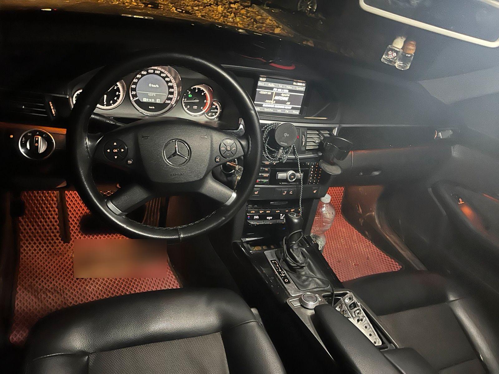 Mercedes-Benz E220 2011 — photo 7