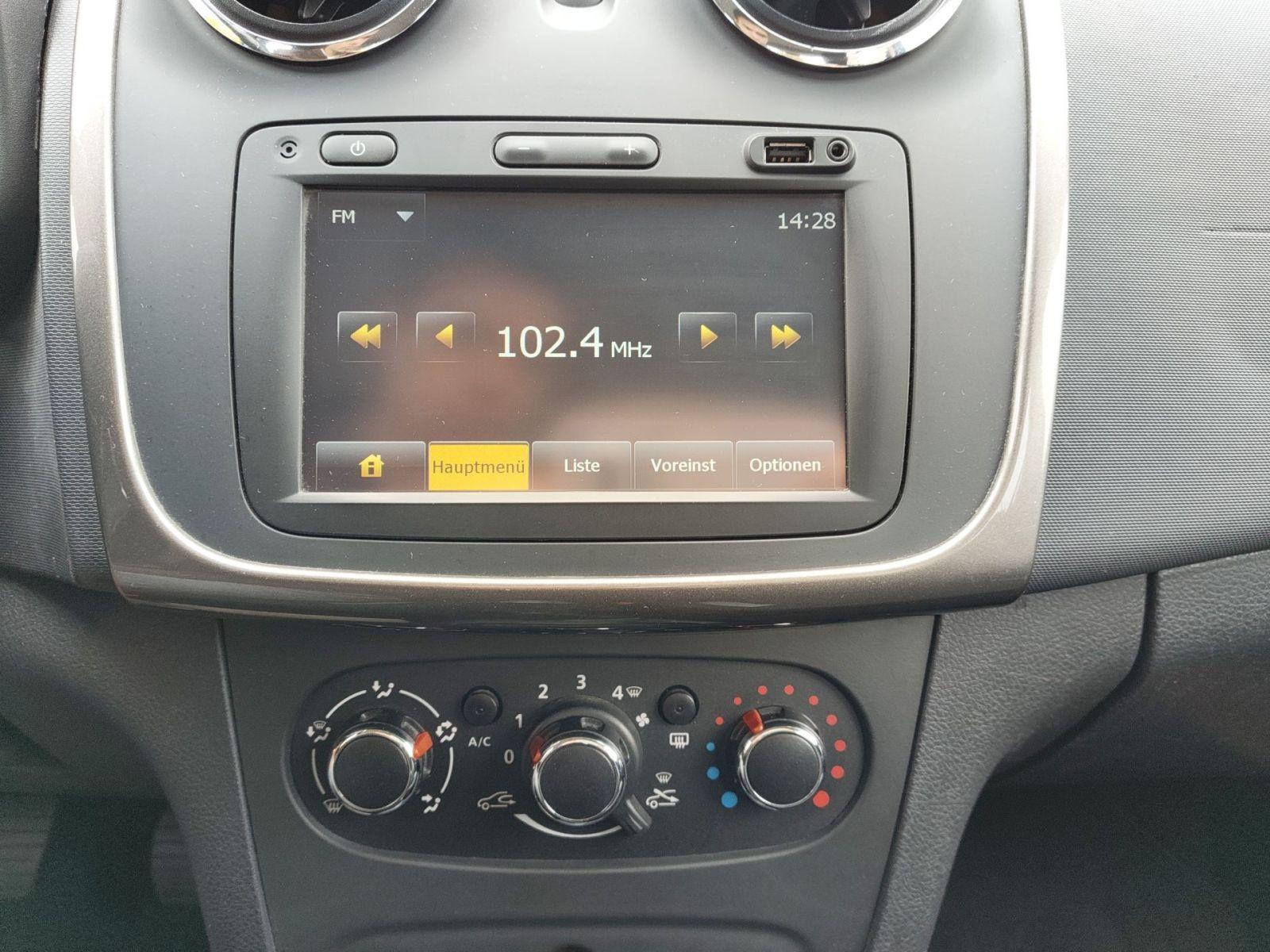 Dacia Sandero 2015 — photo 9