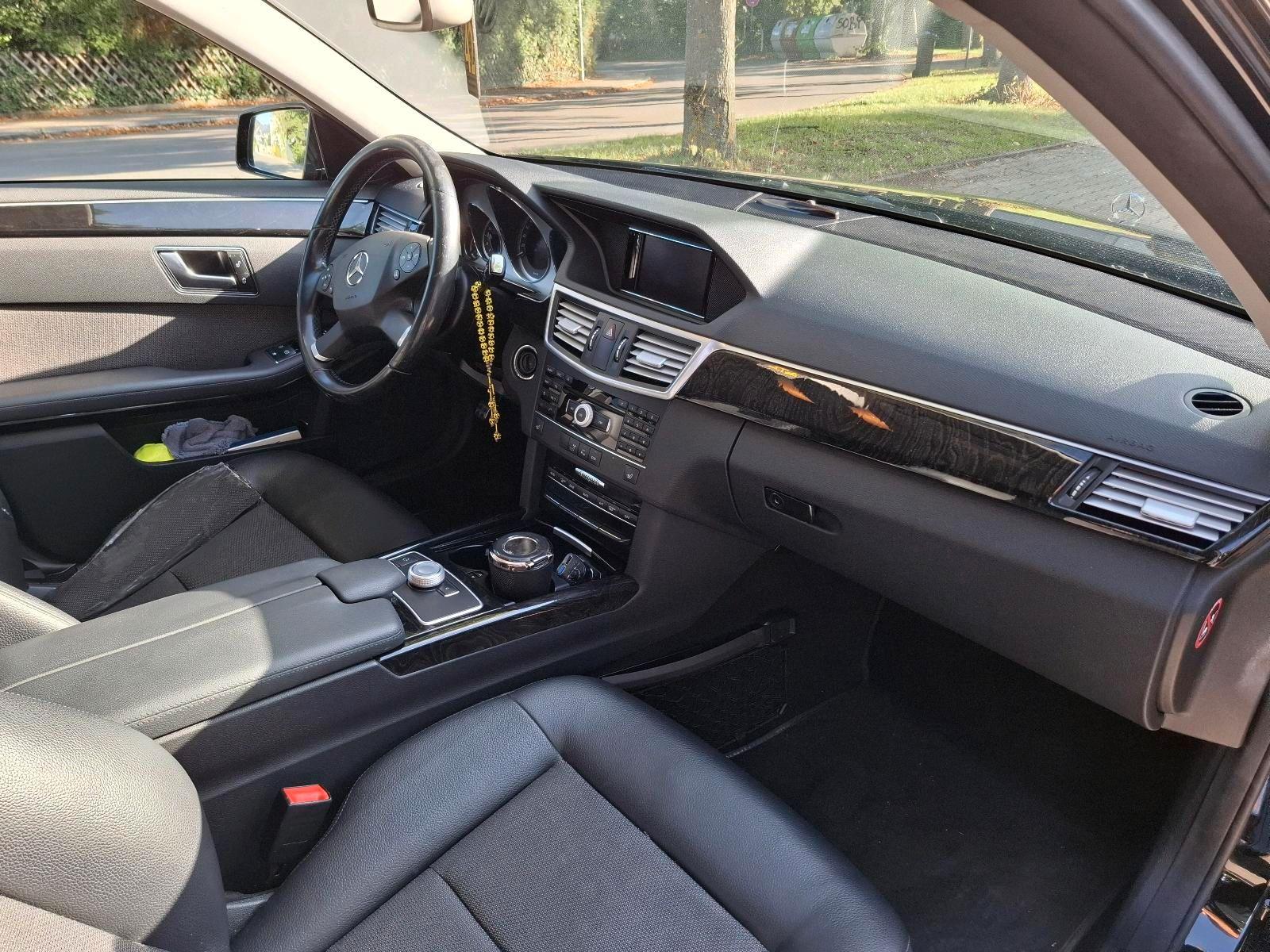 Mercedes-Benz E220 2012 — photo 6