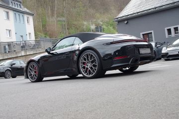 Porsche 992.2 4S*ACC,BOSE,Chrono,Sitzlüftung,14Wege,360°
