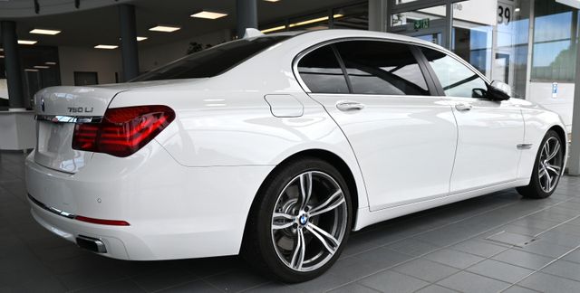 BMW 750iL (F02)