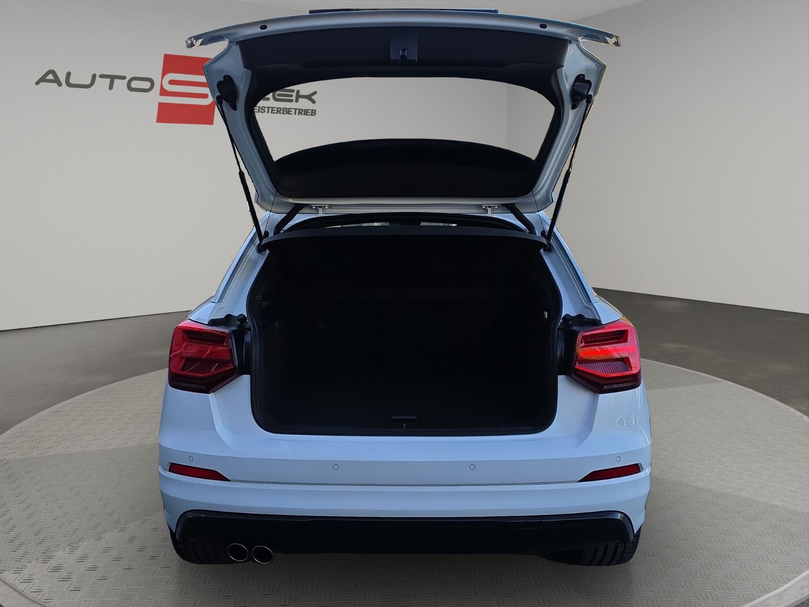 Fahrzeugabbildung Audi Q2 35 TFSI SPORT S-LINE NAVI LED PDC SHZ LEDER