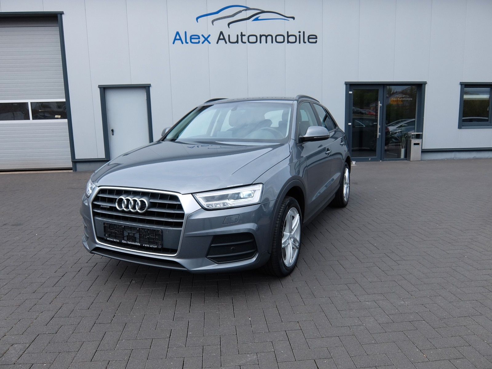 AUDI Q3 design quattro 1.Hand Navi LED SHZ 8xLMF AHK