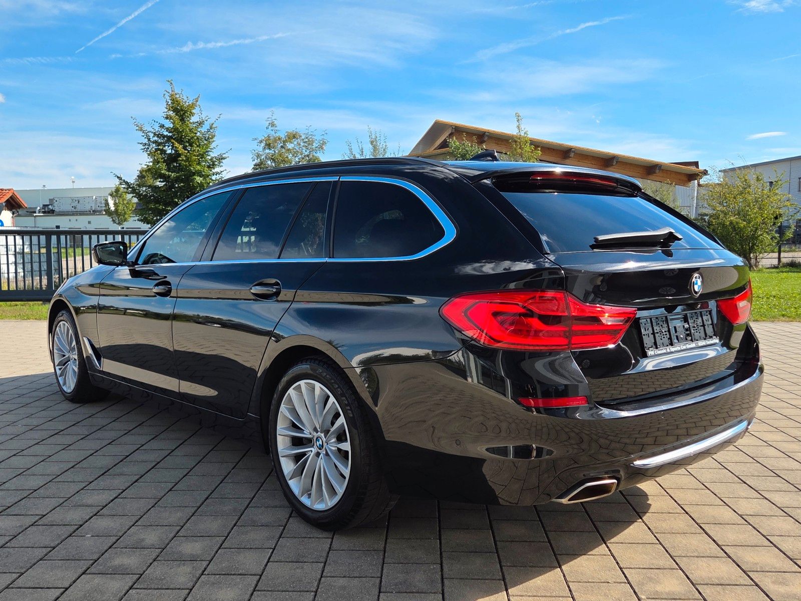 BMW 540i Touring xDrive Luxury Line H&K Pano ACC foto 6