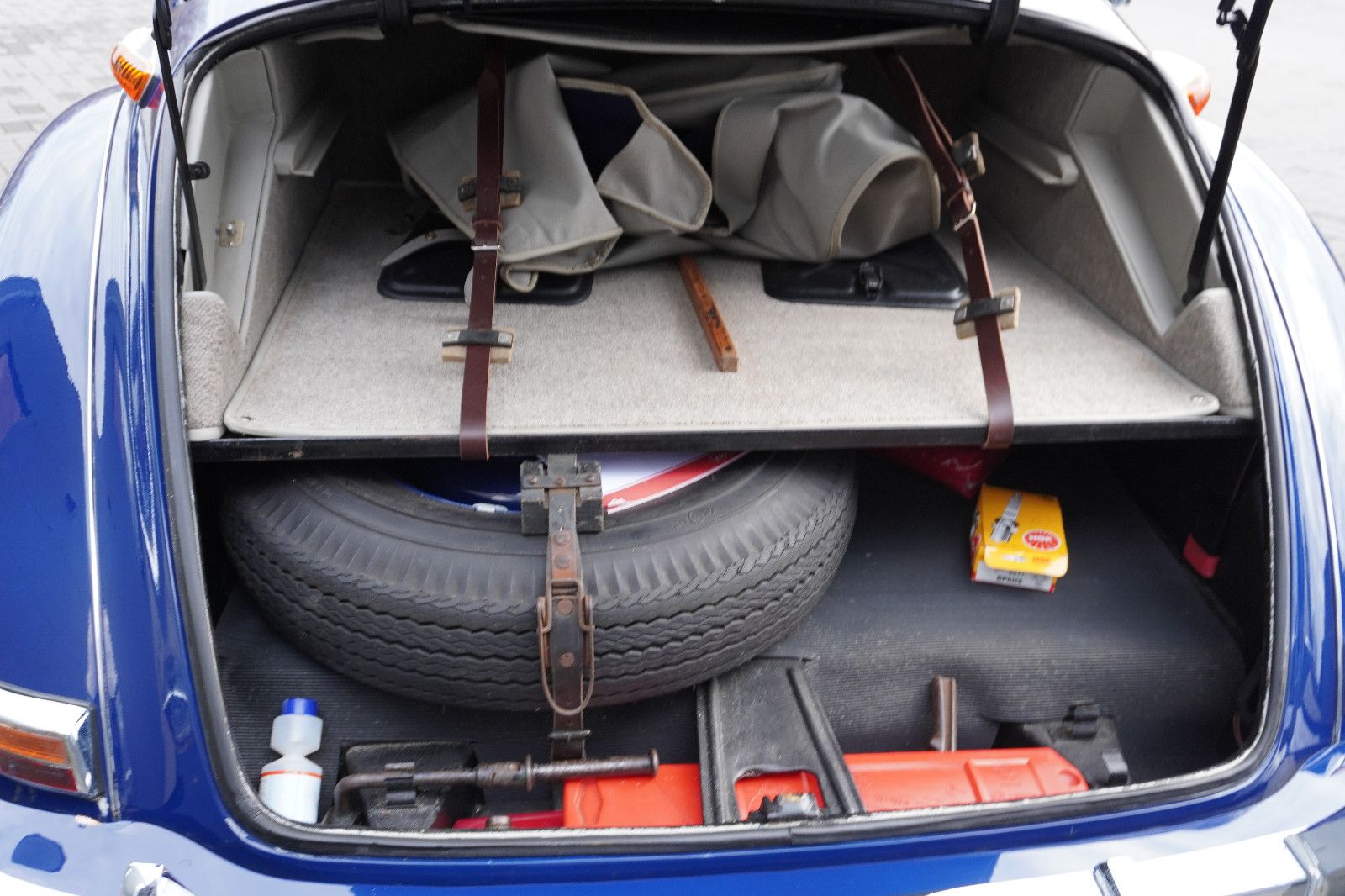Fahrzeugabbildung Mercedes-Benz 220 A Cabriolet