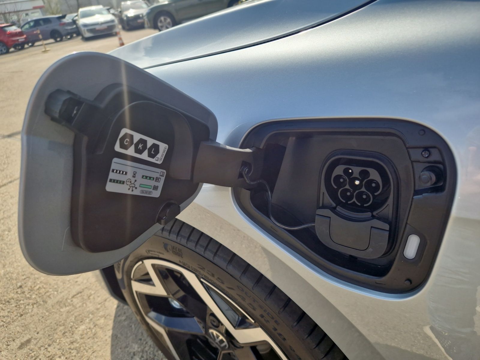 Fahrzeugabbildung Volkswagen Passat eHybrid R-Line Matrix AHK