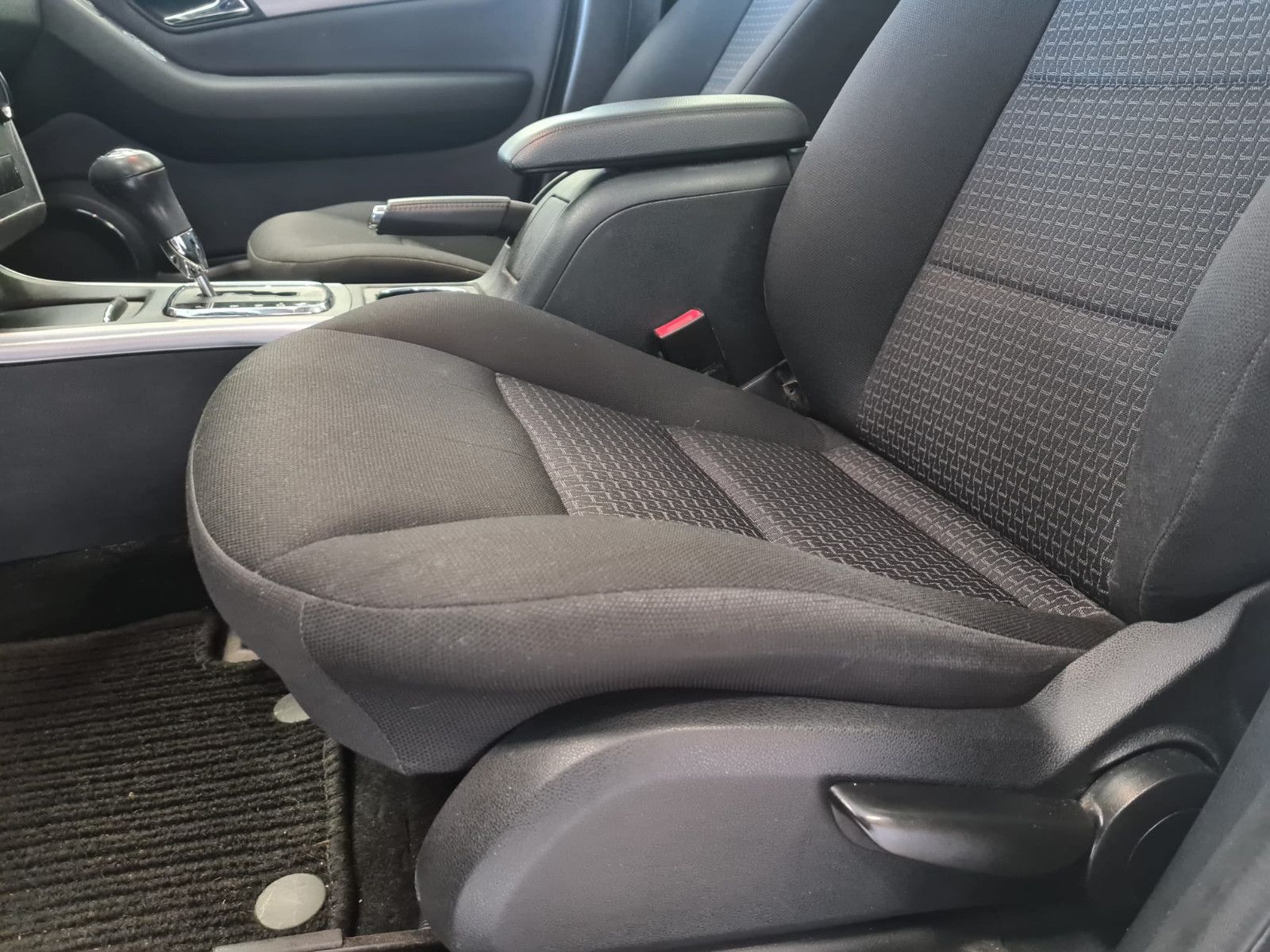 Fahrzeugabbildung Mercedes-Benz B 200 CDI / PANO / KLIMA / AUTOMATIK