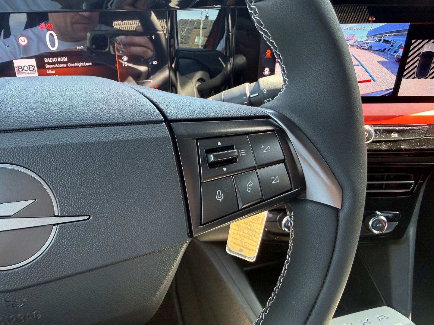 Fahrzeugabbildung Opel Mokka YES 1.2 Turbo SHZ+LHZ+Kamera+Allwetter