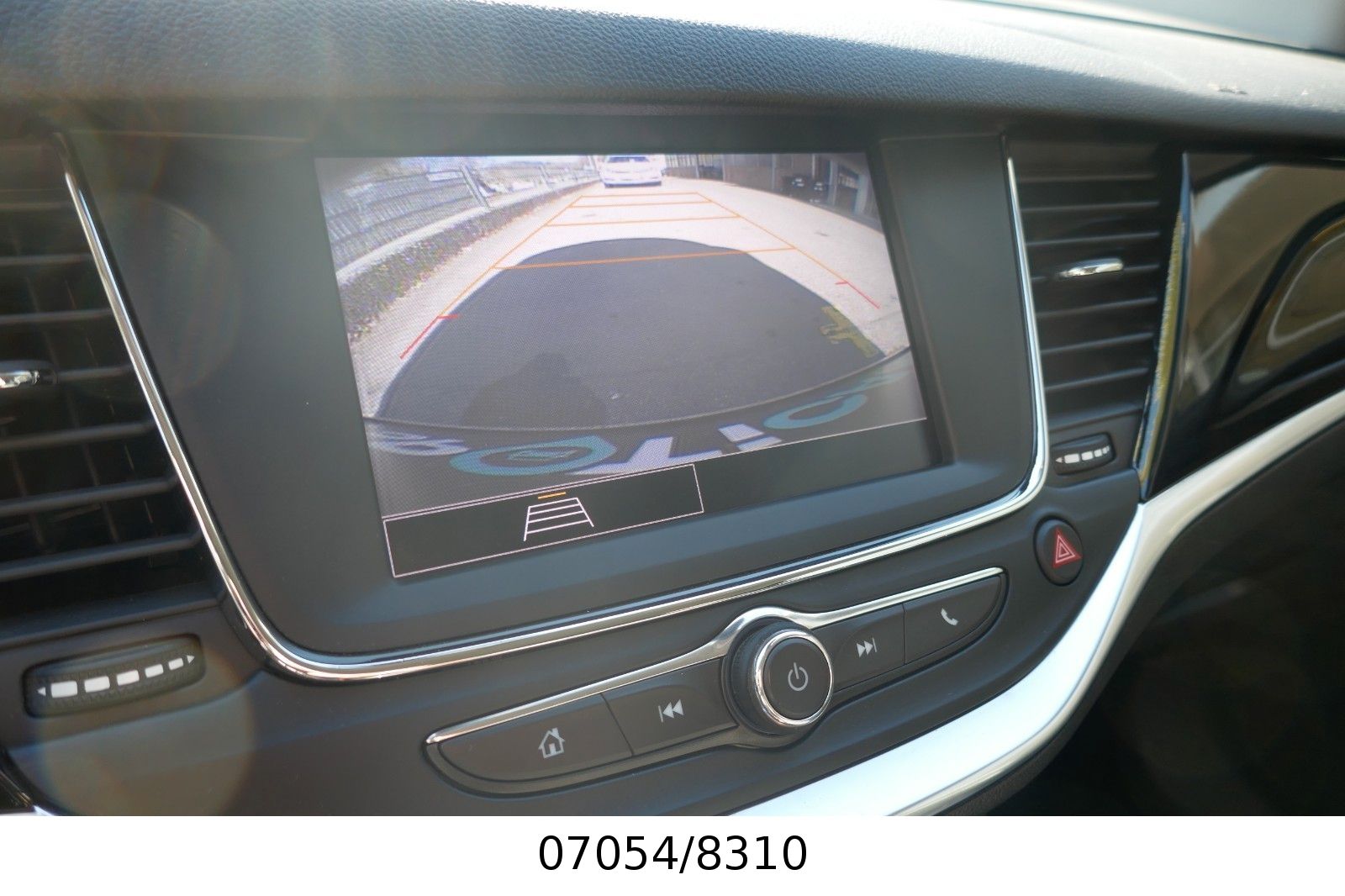 Fahrzeugabbildung Opel Astra K Lim./ Design & Tech