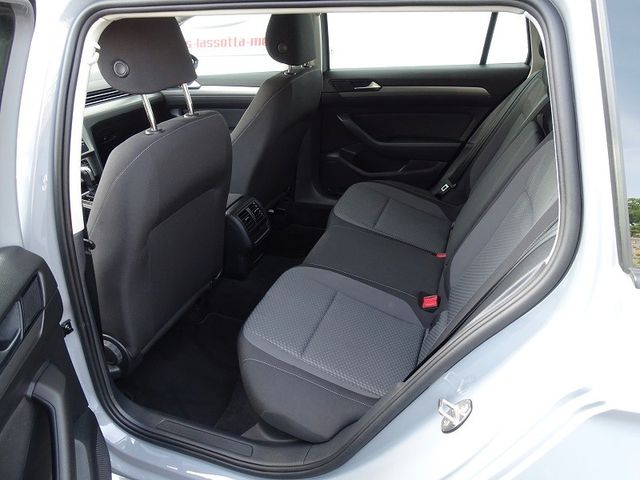 Passat Variant 1.5 TSI DSG Conceptline/ Business