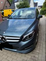 Mercedes-Benz B 180 - - Mercedes-Benz B 180 aus 2015