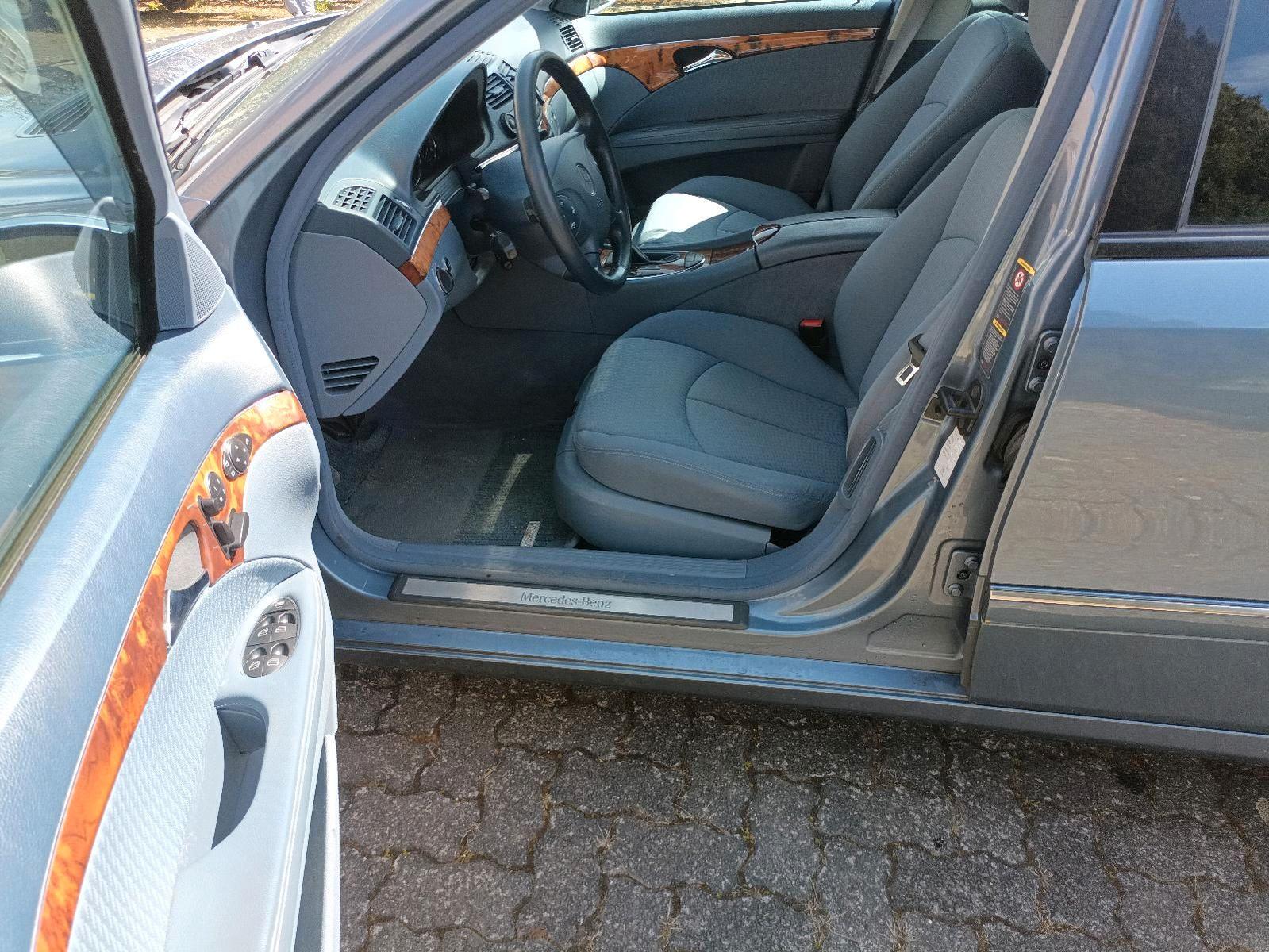 Mercedes-Benz E500 2004 — photo 10