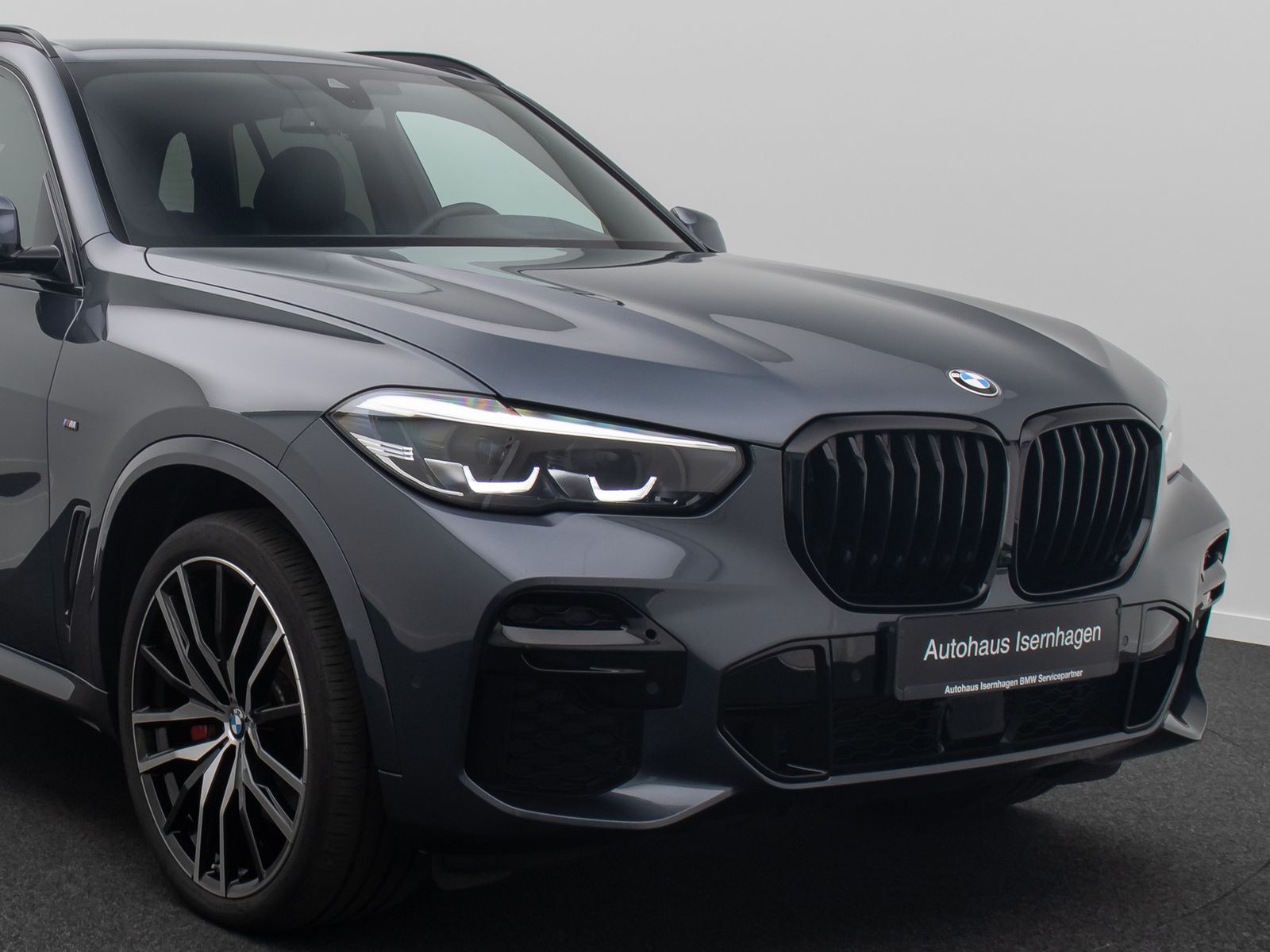 Fahrzeugabbildung BMW X5 xD30d M Sport HUD DAB DisplayKey HiFi 22Zoll