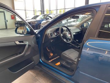 Audi A3 Sportback 1.6 Attraction *TEMPOMAT*SZHZ*KLIMA