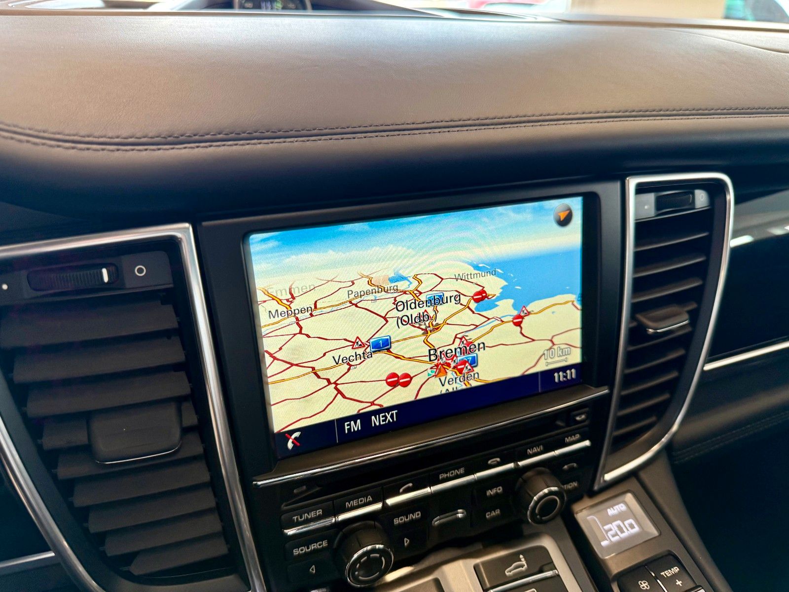 Fahrzeugabbildung Porsche Panamera Diesel AHK/ACC/Glasdach/BOSE/LED