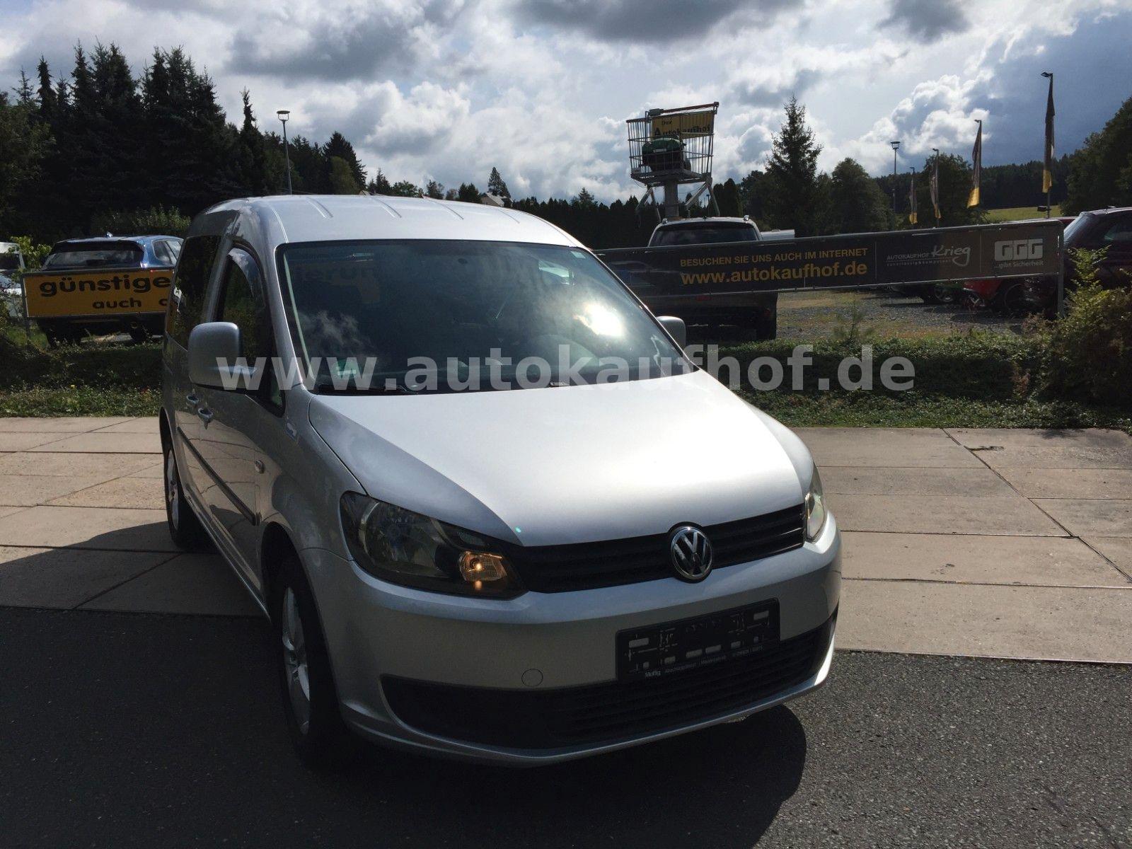 Volkswagen Caddy 2013 — rear view