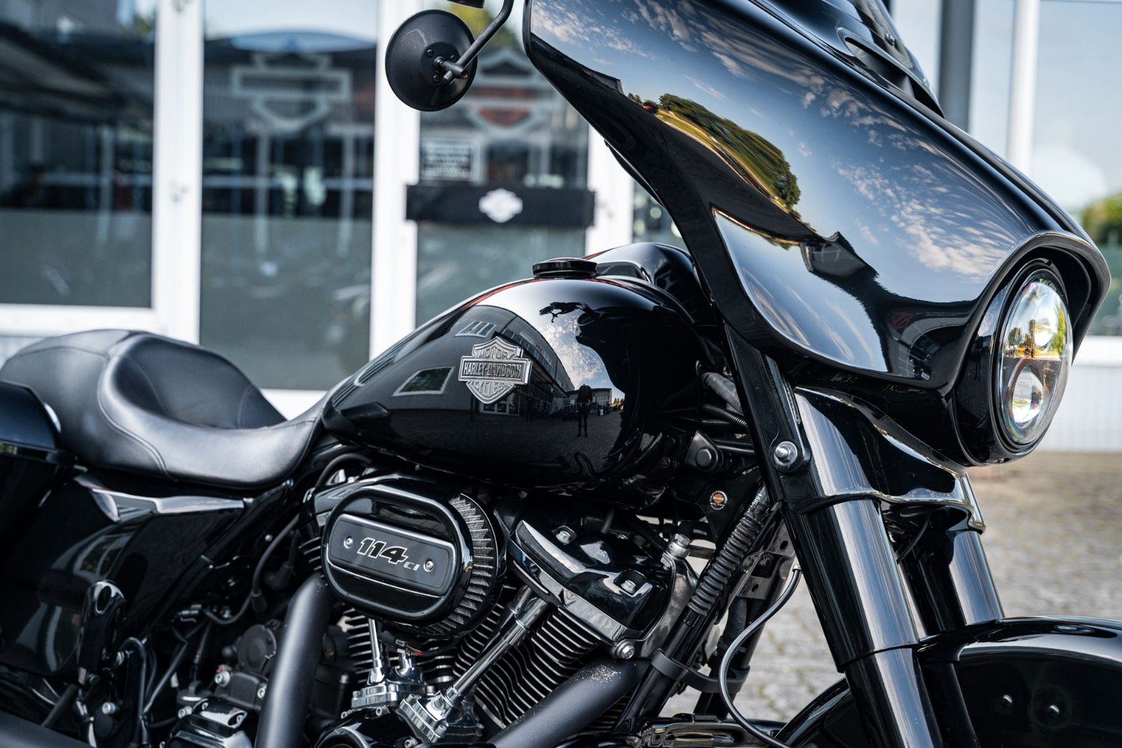 Fahrzeugabbildung Harley-Davidson STREET GLIDE SPECIAL 114 CUI - JEKILL & HYDE -