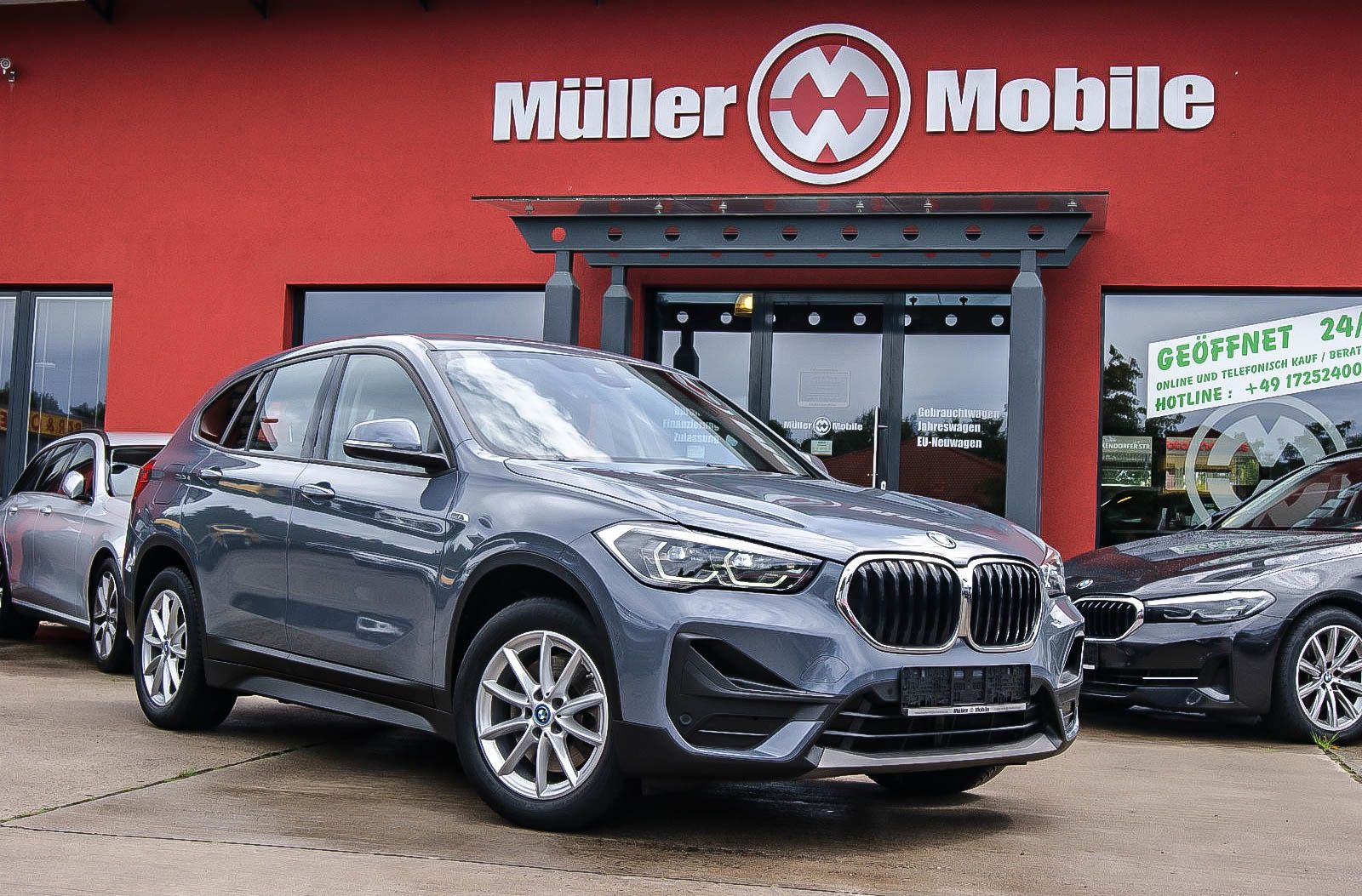 Fahrzeugabbildung BMW X1 xDrive 25e Advantage STORM BAY INDIVIDUAL LED