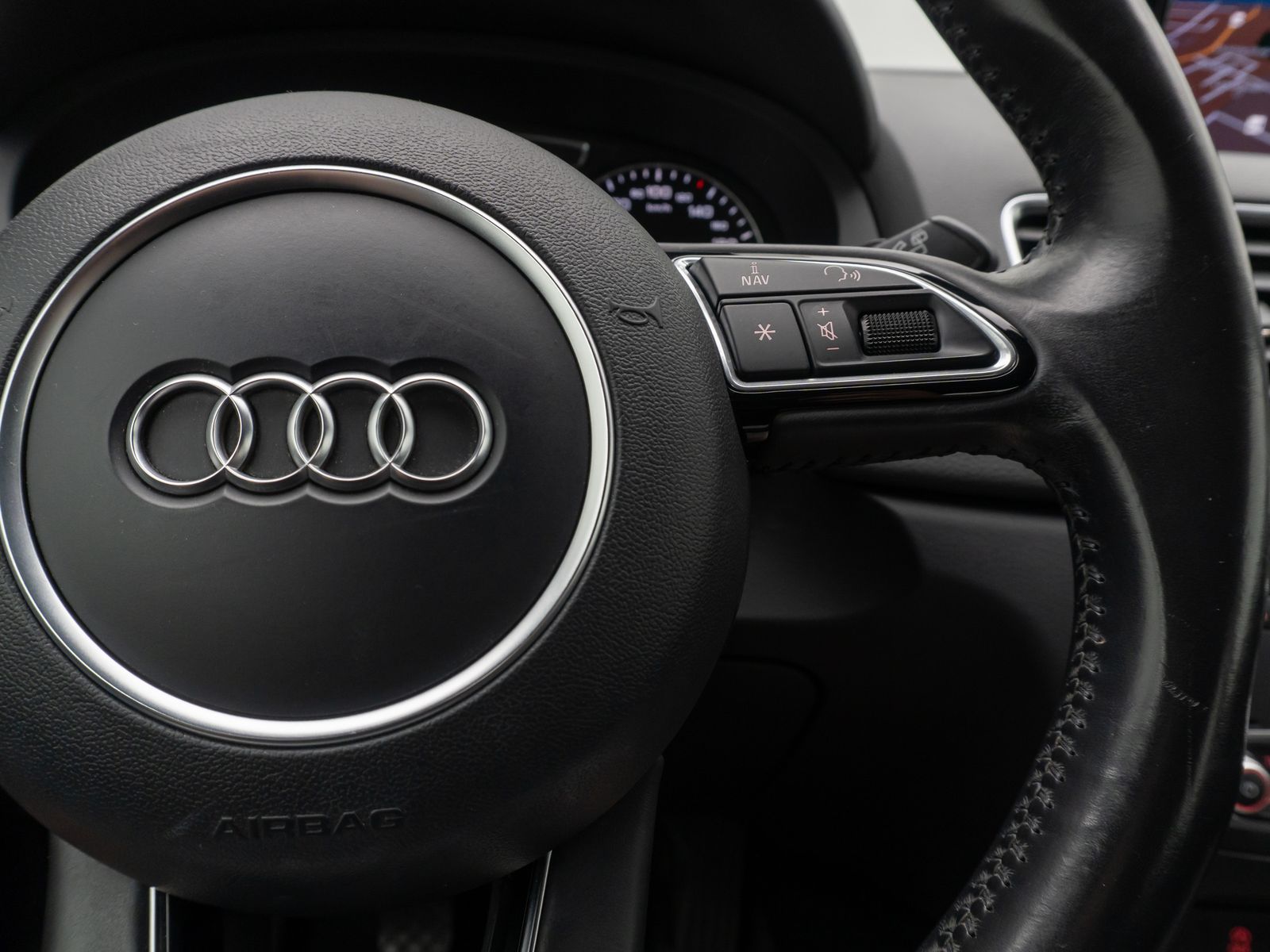 Fahrzeugabbildung Audi Q3 basis Sportsitz Xenon PDC Navi Multilenk Komf