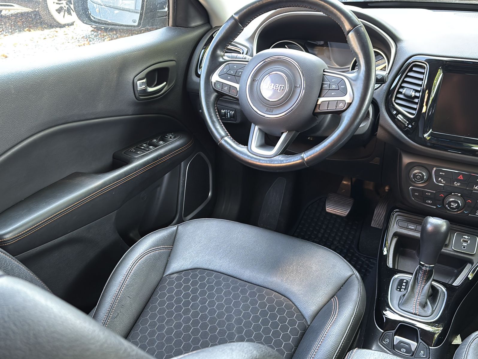Fahrzeugabbildung Jeep Compass  1.3 T-GDI I4 110kW Limited DCT
