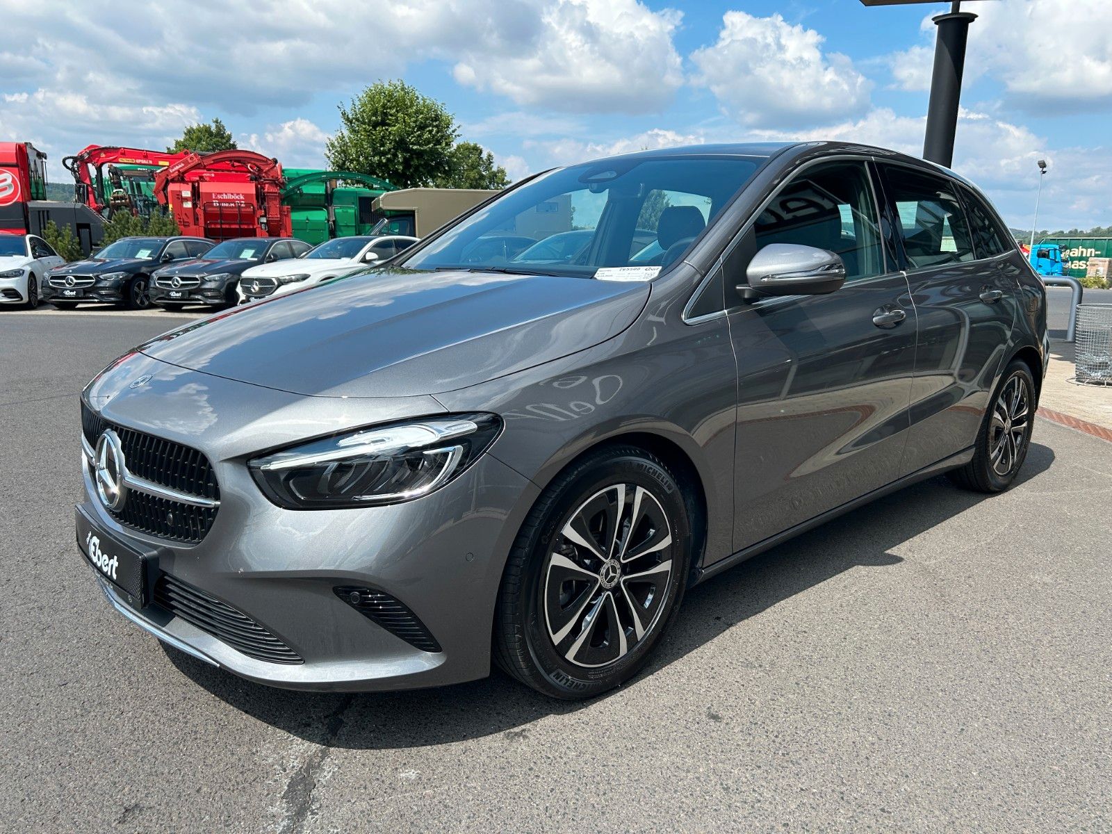 Fahrzeugabbildung Mercedes-Benz B 180 Progressive+PARK+SPIEGEL+LED+DAB+DIGITAL