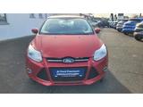 Ford Focus Titanium Limousine  -  1. Hand UNFALLFREI  - Ford Focus: Rot
