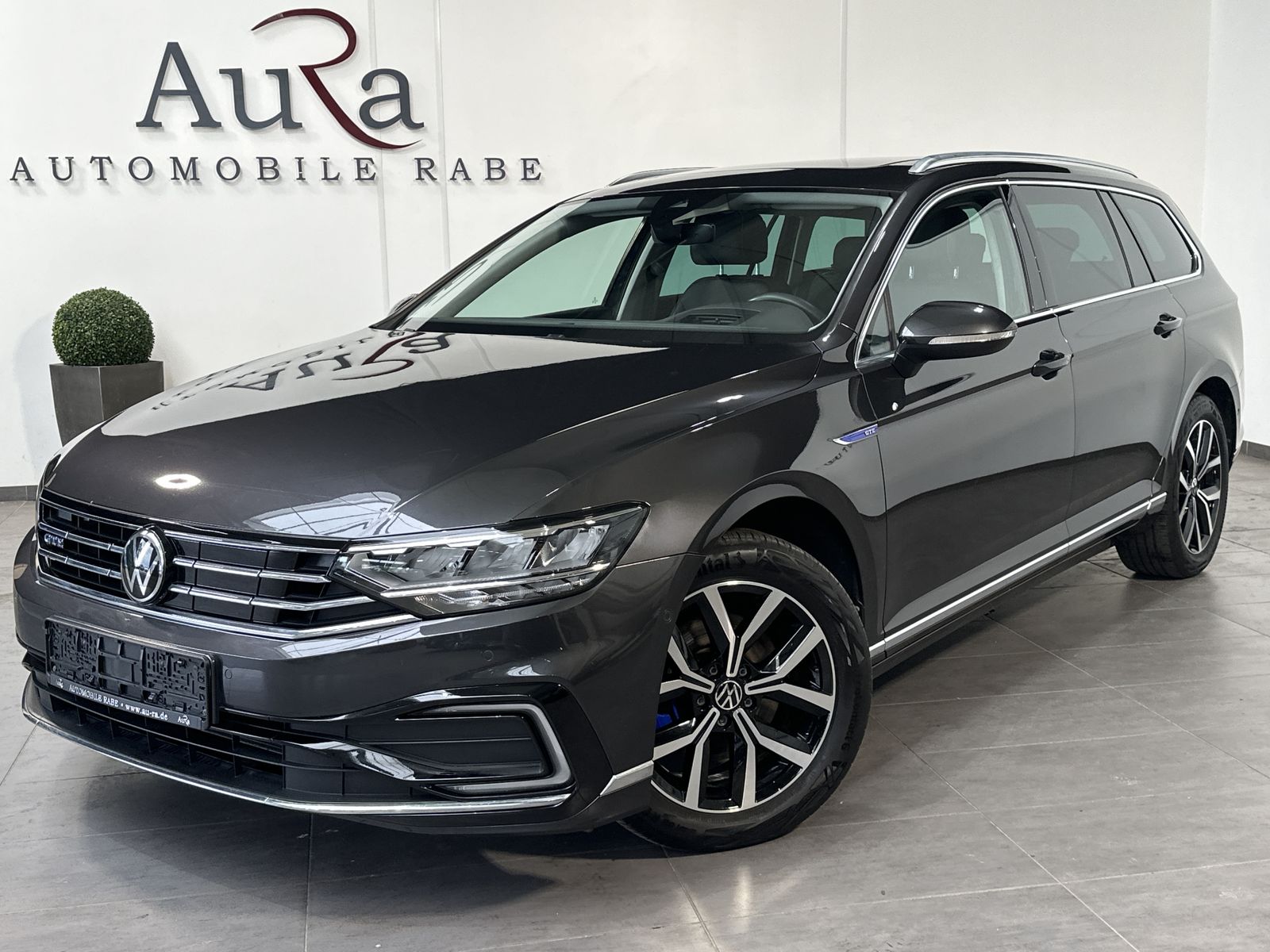 Fahrzeugabbildung Volkswagen Passat Variant GTE+NAV+LED+ACC+PANO+HUD+VCOCKPIT