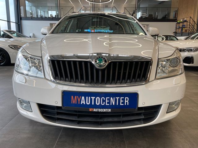 Skoda Octavia Combi Elegance DSG *NAVI*XENON*PDC*