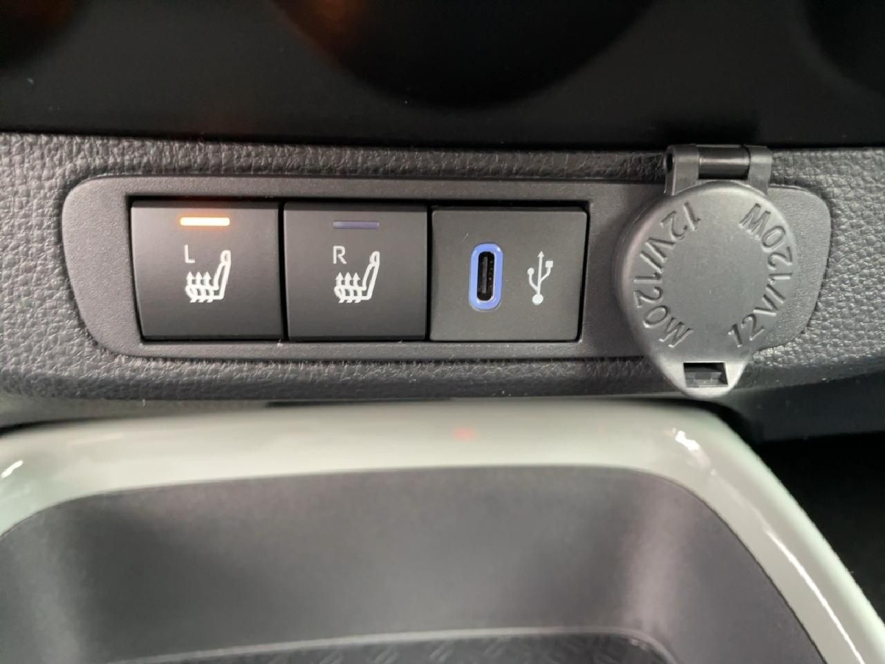 Fahrzeugabbildung Toyota Aygo X 1,0 l Teamplayer 5 M/T