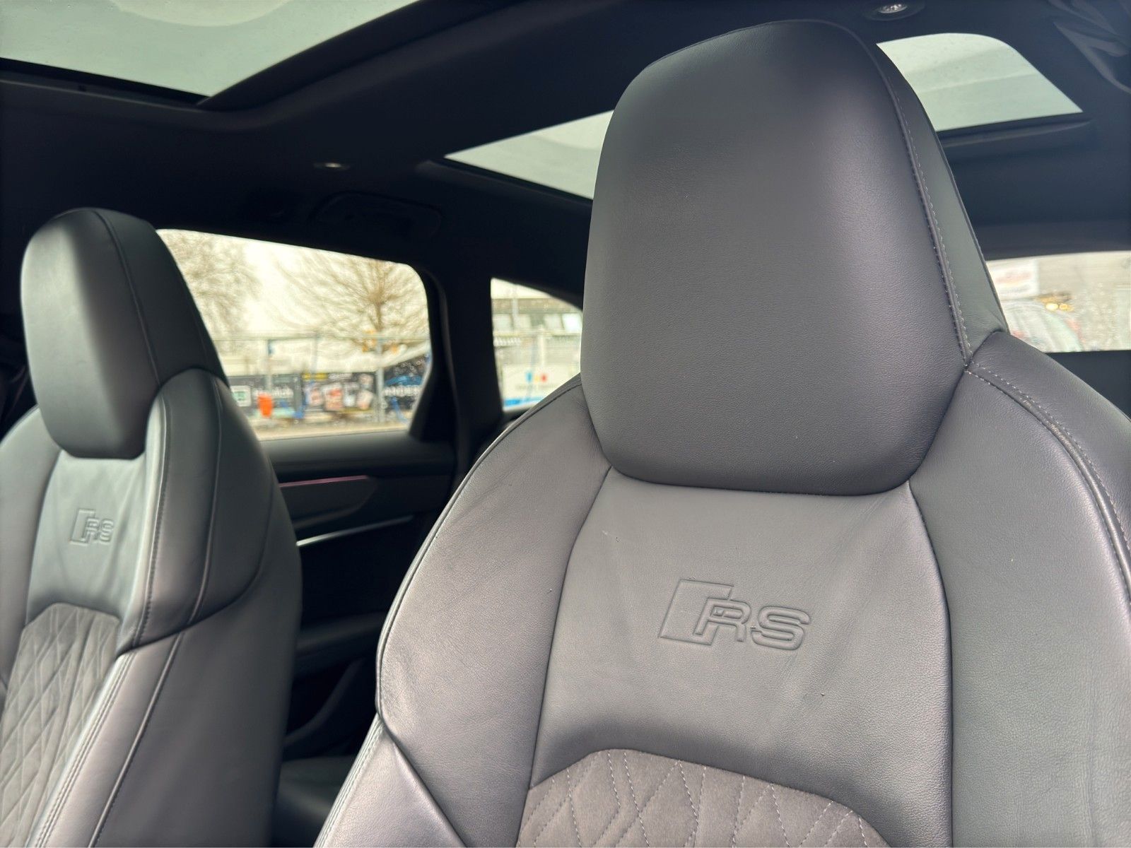 Fahrzeugabbildung Audi RS6 AVANT 4.0TFSI B&O MEMORY SSITZ LASER 22" HUD