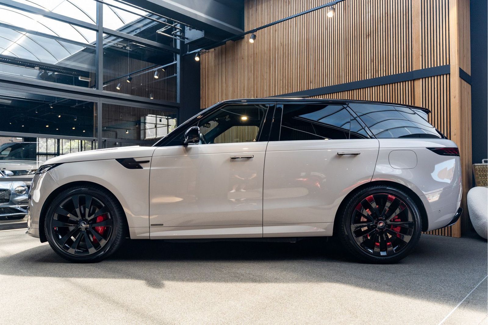 Land Rover Range Rover Sport P550e Autobiography Koelbox Pa imagem 3