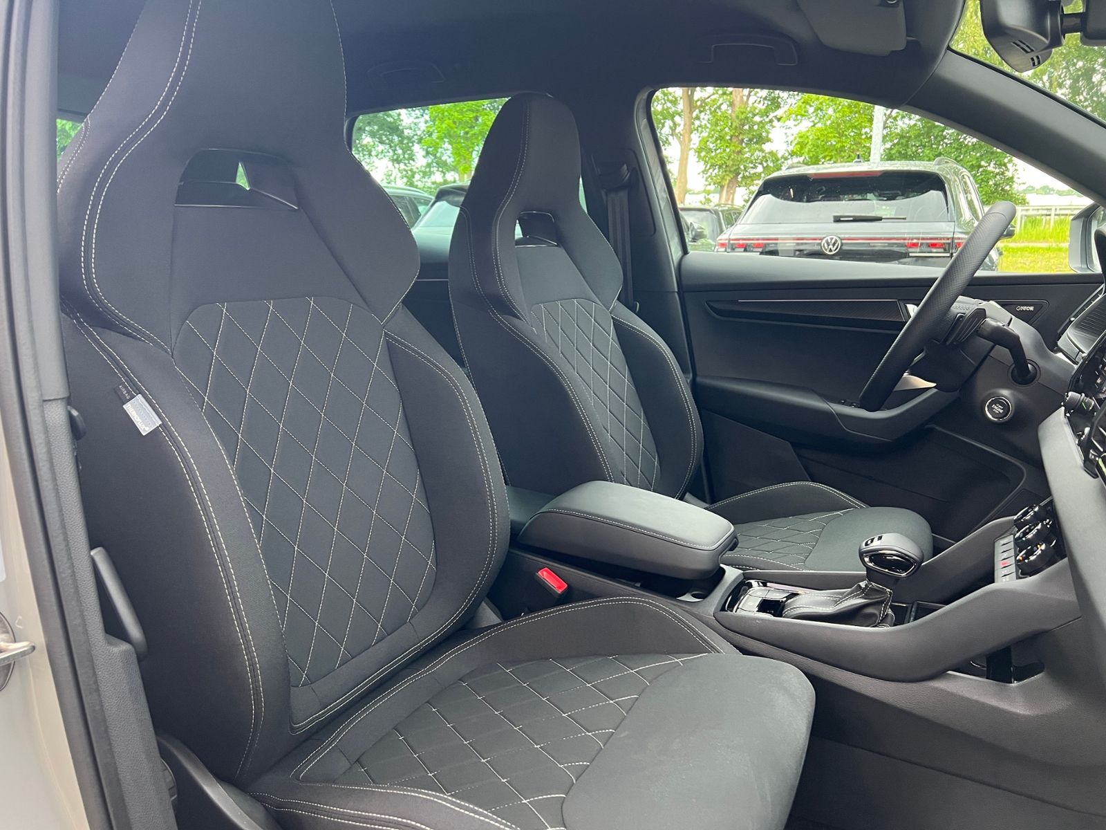 Fahrzeugabbildung SKODA Karoq Sportline 2.0 TSI 4x4 DSG *CANTON, AHK, 19