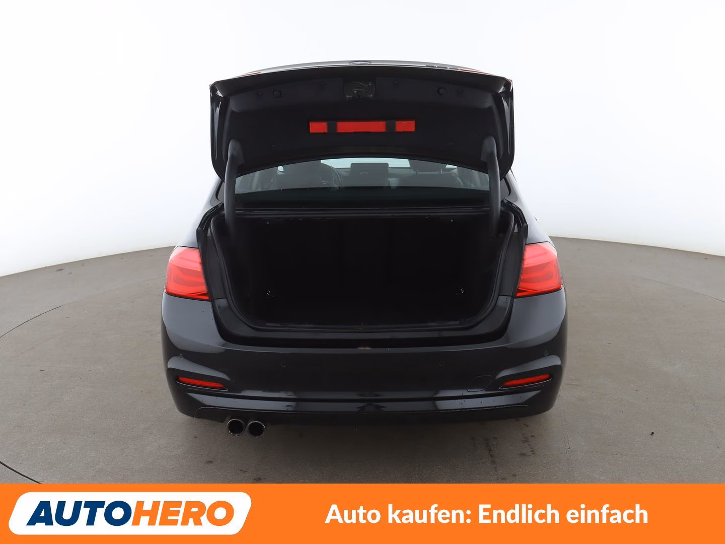 BMW 3er 320i Advantage Aut.*NAVI*LED*TEMPO*PDC*SHZ*